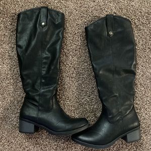Like new knee high women’s boots size 8